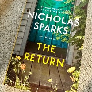 Nicholas Sparks "The Return" Paperback - Teal & Yellow Cover